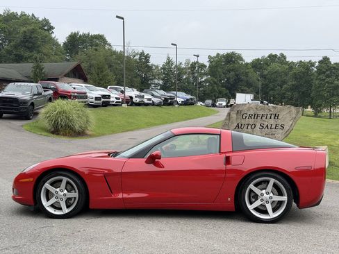 Used 2007 Chevrolet Corvette Coupe w/ Preferred Equipment Group RWD image 10