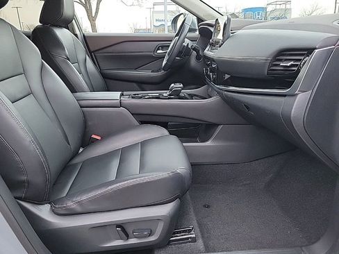 Used 2022 Nissan Rogue SL w/ SL Premium Package image 17