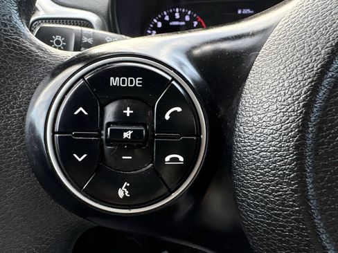 Used 2021 Kia Soul LX FWD image 6