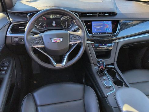 Certified 2025 Cadillac XT6 Premium Luxury image 30