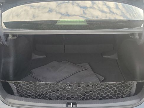 Used 2025 Toyota Corolla LE image 30