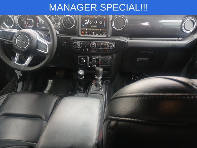 Used 2023 Jeep Wrangler Unlimited Sahara AWD/4WD image 17