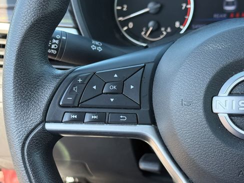 Used 2025 Nissan Altima 2.5 SV FWD image 16