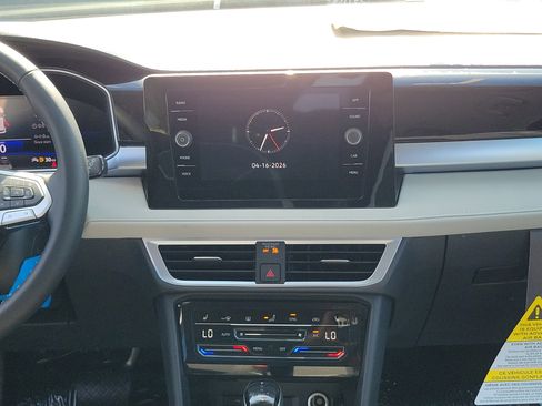 New 2026 Volkswagen Taos SE FWD image 5