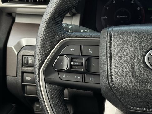 Used 2024 Toyota Tacoma TRD Off-Road image 12