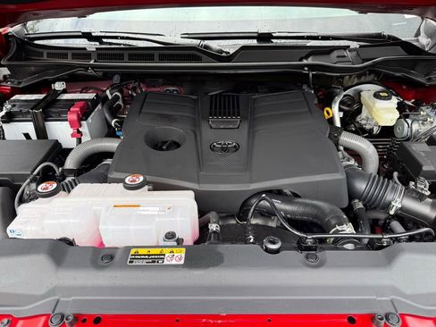 Certified 2026 Toyota Tundra Limited AWD/4WD image 10