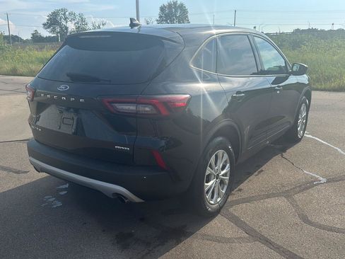 Used 2025 Ford Escape Active AWD/4WD image 5