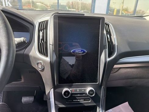 Used 2024 Ford Edge Titanium AWD/4WD image 9