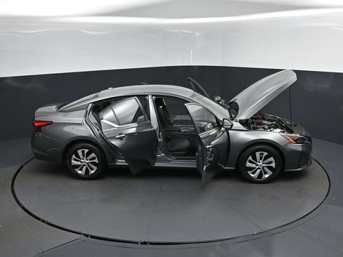 Used 2025 Nissan Altima 2.5 S FWD image 50