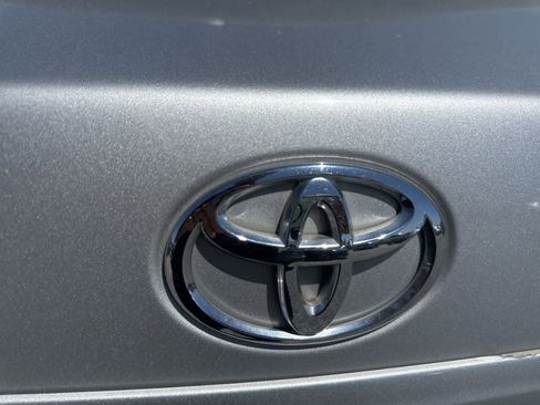 Used 2010 Toyota Corolla LE FWD image 14