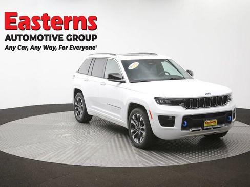 Used 2022 Jeep Grand Cherokee Overland AWD/4WD image 54
