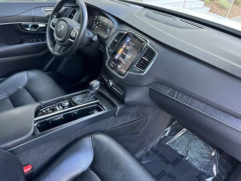 Used 2020 Volvo XC90 T6 Momentum image 17