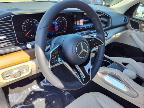 Certified 2025 Mercedes-Benz GLE 350 4MATIC image 9