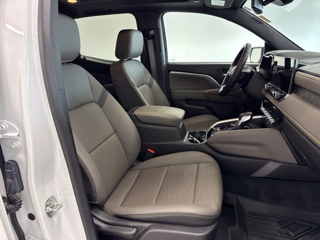 Used 2024 Chevrolet Colorado ZR2 w/ ZR2 Convenience Package III AWD/4WD image 24