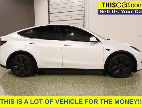 Used 2024 Tesla Model Y Long Range image 8