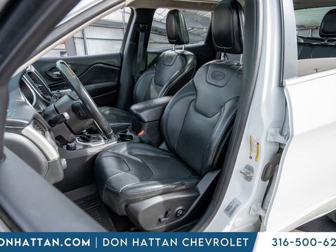 Used 2016 Jeep Cherokee Overland w/ Technology Group image 4