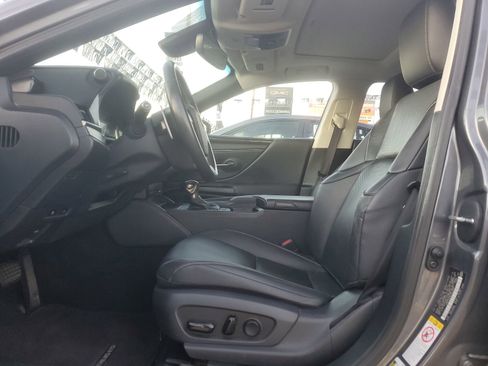 Used 2019 Lexus ES 350 w/ Ultra Luxury Package image 8