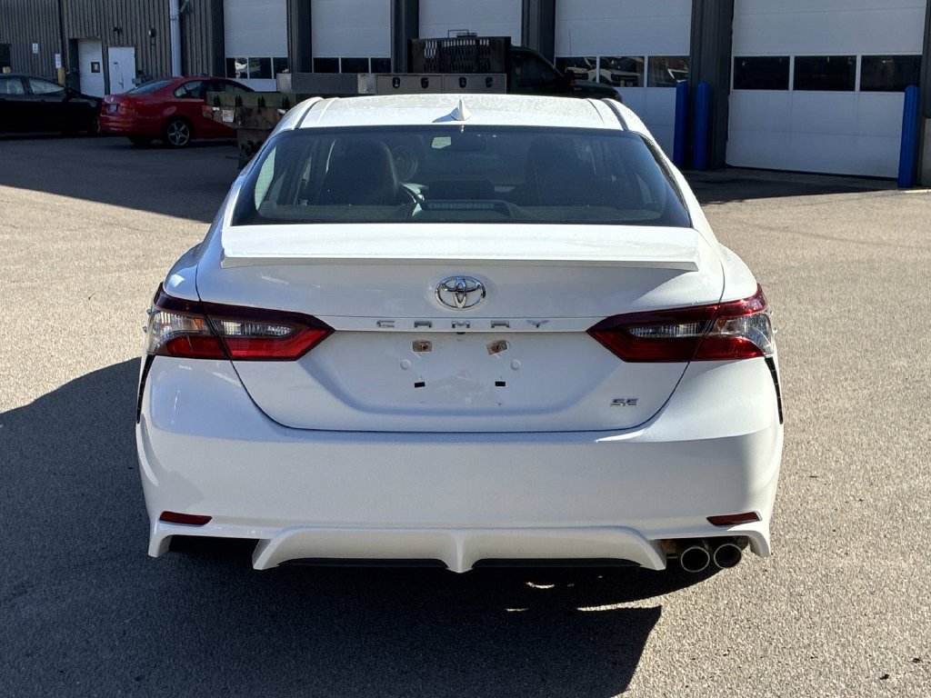 Used 2021 Toyota Camry SE w/ Cold Weather Package FWD image 6