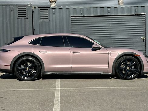 Certified 2022 Porsche Taycan 4 Cross Turismo image 9