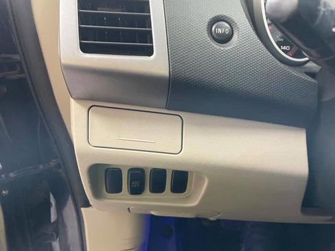 Used 2007 Mitsubishi Outlander XLS image 32