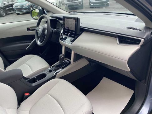 Used 2023 Toyota Corolla Cross LE AWD/4WD image 27