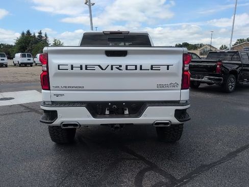 Used 2021 Chevrolet Silverado 1500 High Country w/ Z71 Off-Road Package AWD/4WD image 6