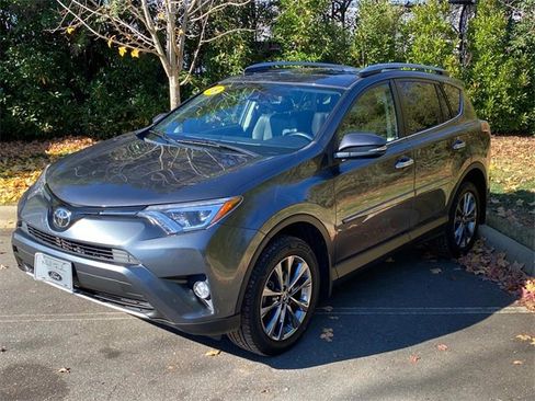 Used 2018 Toyota RAV4 Limited image 3