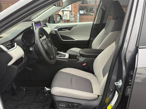 Used 2024 Toyota RAV4 XLE image 27