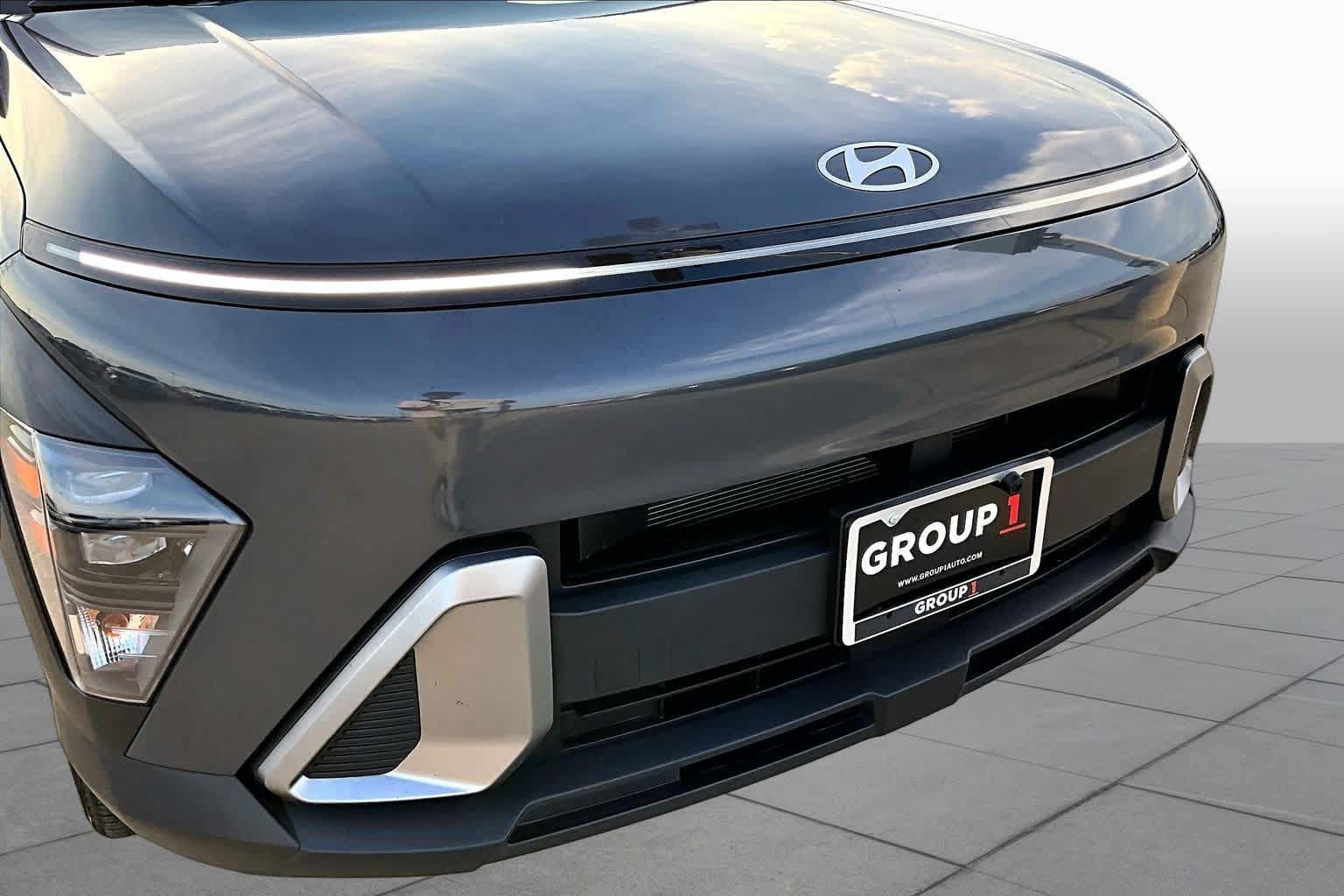 Certified 2024 Hyundai Kona SEL AWD/4WD image 28