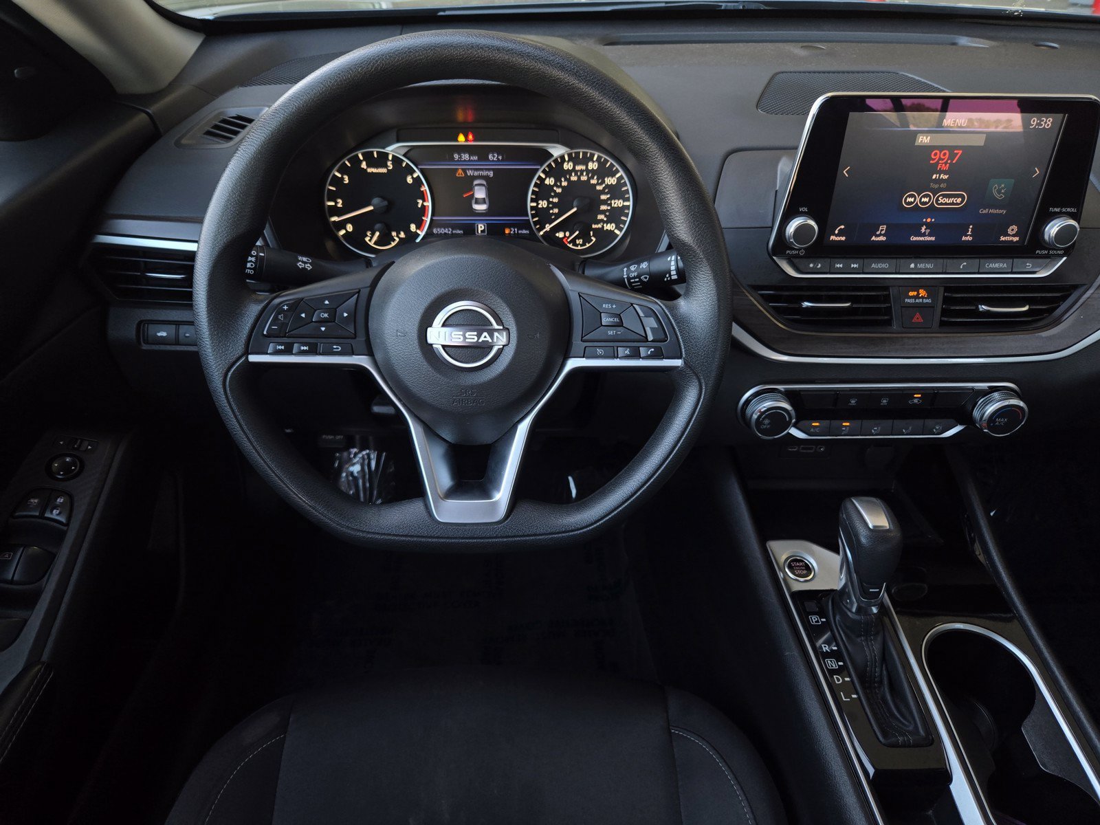 Used 2024 Nissan Altima 2.5 SV FWD image 12