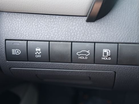 Used 2019 Toyota Camry SE w/ Audio Package FWD image 14