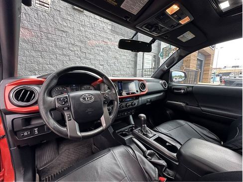 Used 2016 Toyota Tacoma TRD Off-Road AWD/4WD image 2