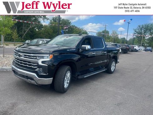 Used 2025 Chevrolet Silverado 1500 LTZ w/ LTZ Convenience Package II AWD/4WD image 1