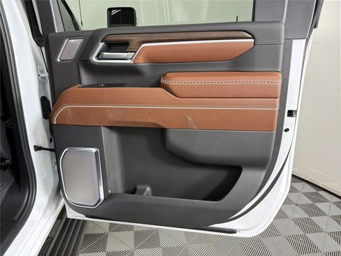 New 2026 GMC Sierra 2500 Denali Ultimate AWD/4WD image 15