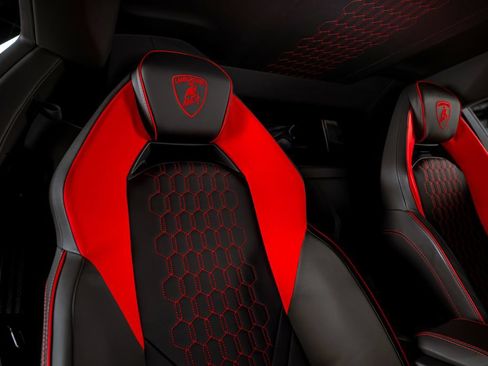 Used 2024 Lamborghini Revuelto AWD/4WD image 33
