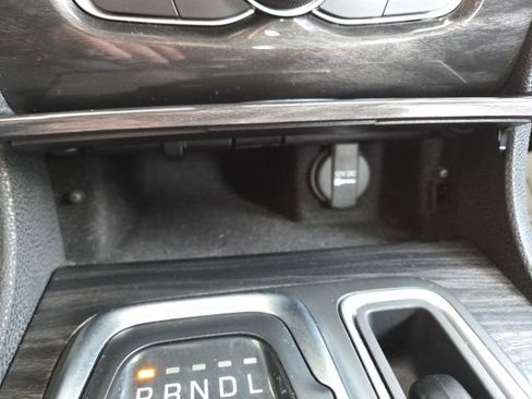 Used 2021 Chrysler 300 Touring L image 55