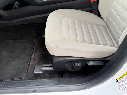 Used 2018 Ford Fusion S image 19