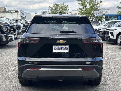 New 2026 Chevrolet Equinox LT w/ Safety and Technology Package FWD image 3