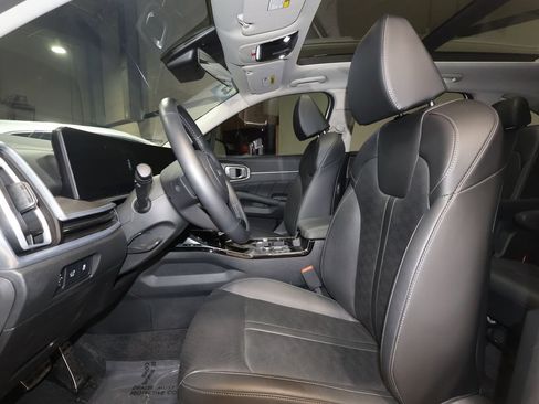 Used 2025 Kia Sorento SX image 23