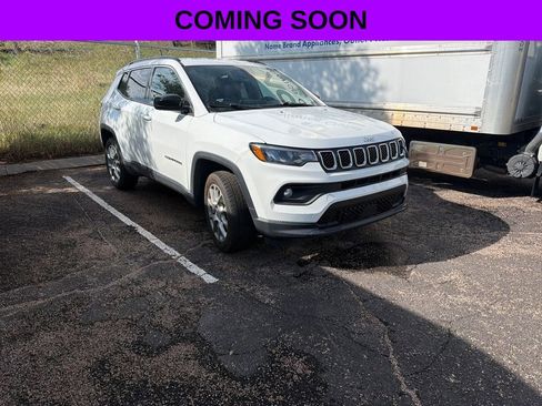 Used 2023 Jeep Compass Latitude AWD/4WD image 1