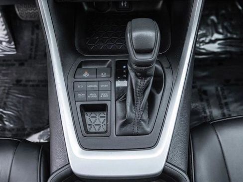 Used 2019 Toyota RAV4 XLE image 19