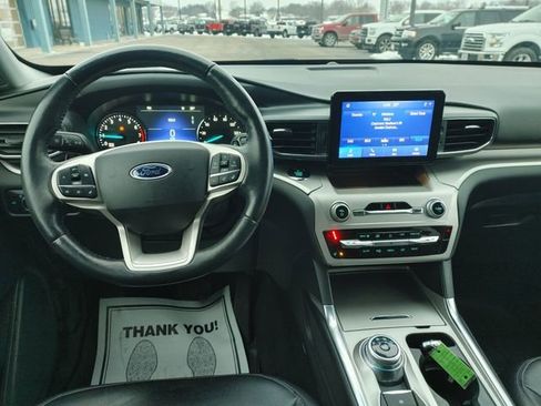 Used 2020 Ford Explorer XLT w/ Equipment Group 202A image 12