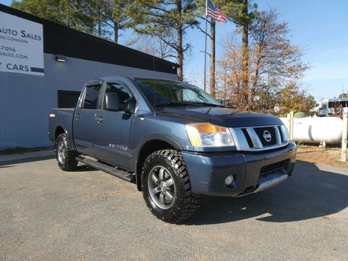 Used 2015 Nissan Titan PRO-4X w/ Pro-4x Luxury Package image 4