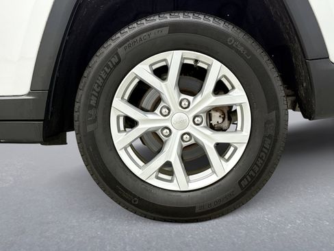 Used 2023 Jeep Grand Cherokee Limited image 25