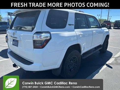 Used 2017 Toyota 4Runner SR5 AWD/4WD image 7