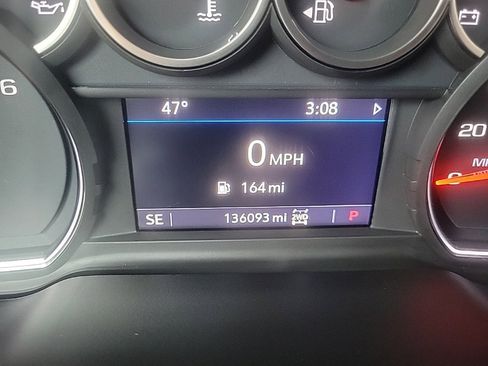 Used 2021 Chevrolet Tahoe LT w/ LT Signature Package image 9