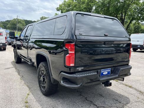 Used 2024 Chevrolet Silverado 3500 High Country w/ Technology Package AWD/4WD image 5