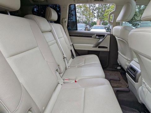 Used 2016 Lexus GX 460 w/ Premium Package image 20