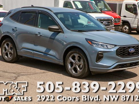 Used 2023 Ford Escape ST-Line w/ Tech Pack #1 FWD image 1