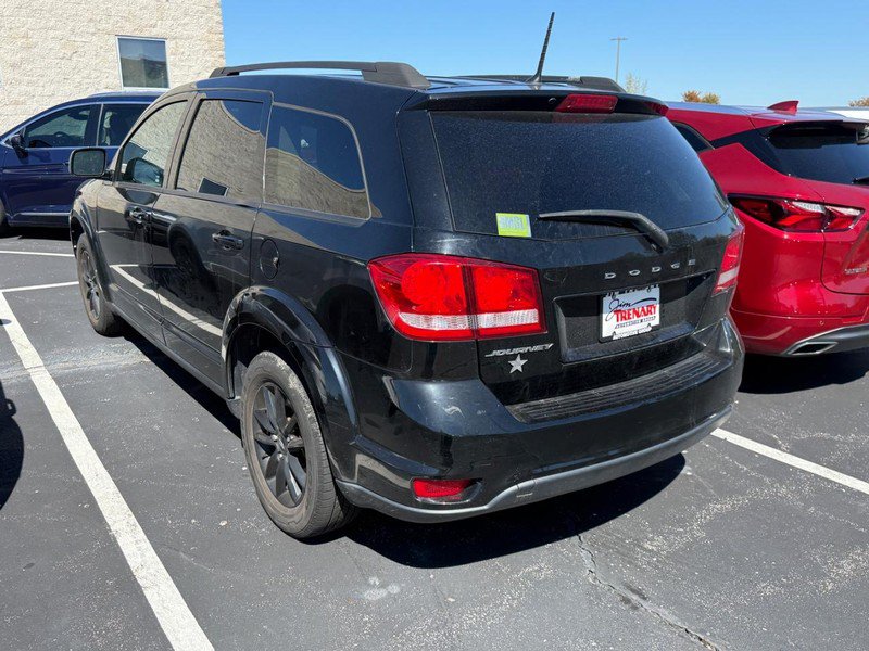 Used 2019 Dodge Journey SE w/ Blacktop Package FWD image 3